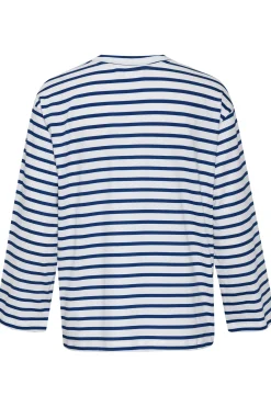 AriaSZ T-shirt
