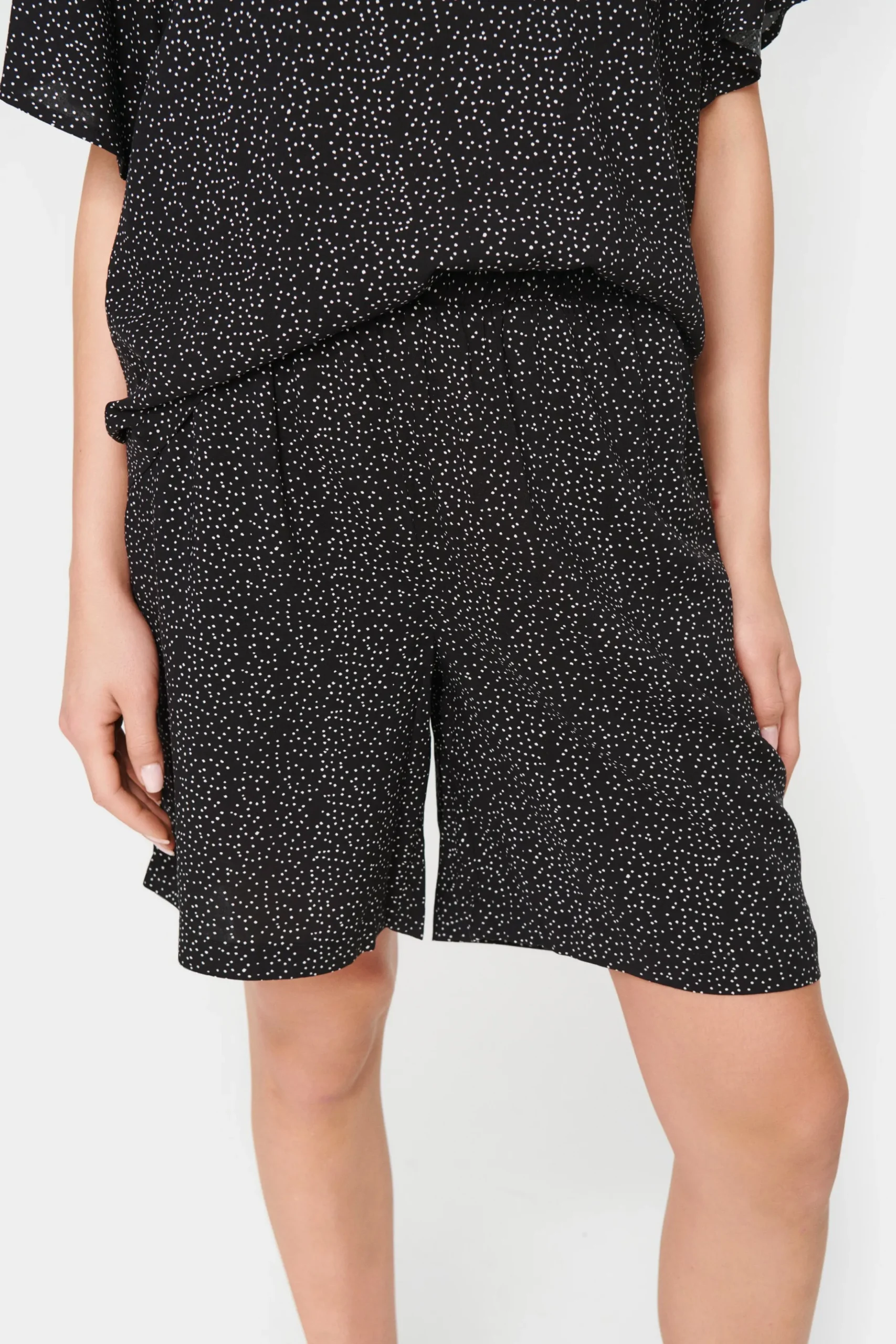 EduaSZ Shorts
