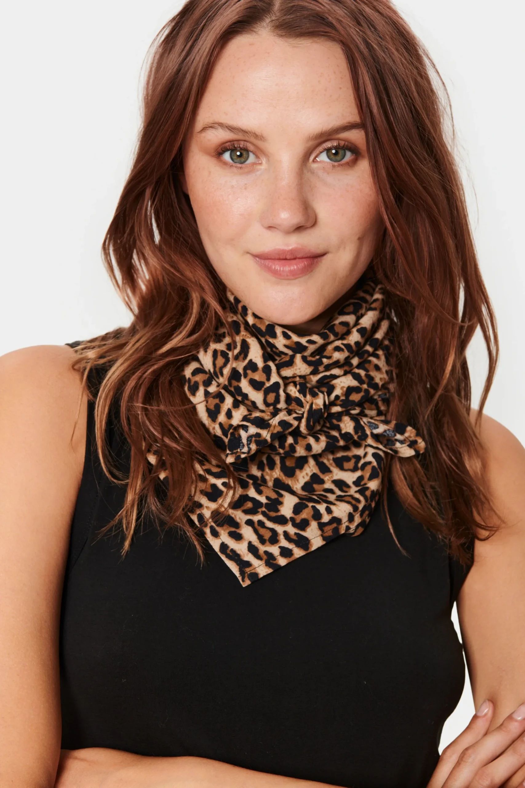 XaniaSZ Leopard Scarf